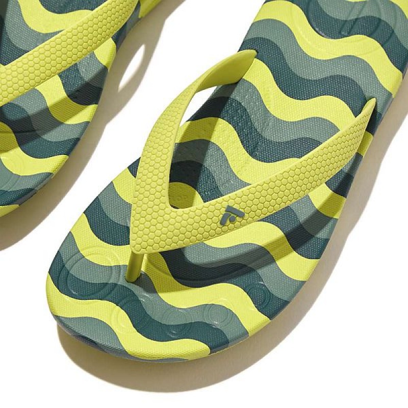 FitFlop Iqushion Junior Wave Print Ergonomic Kids' Flip Flops Light Green | 856SFTVMI