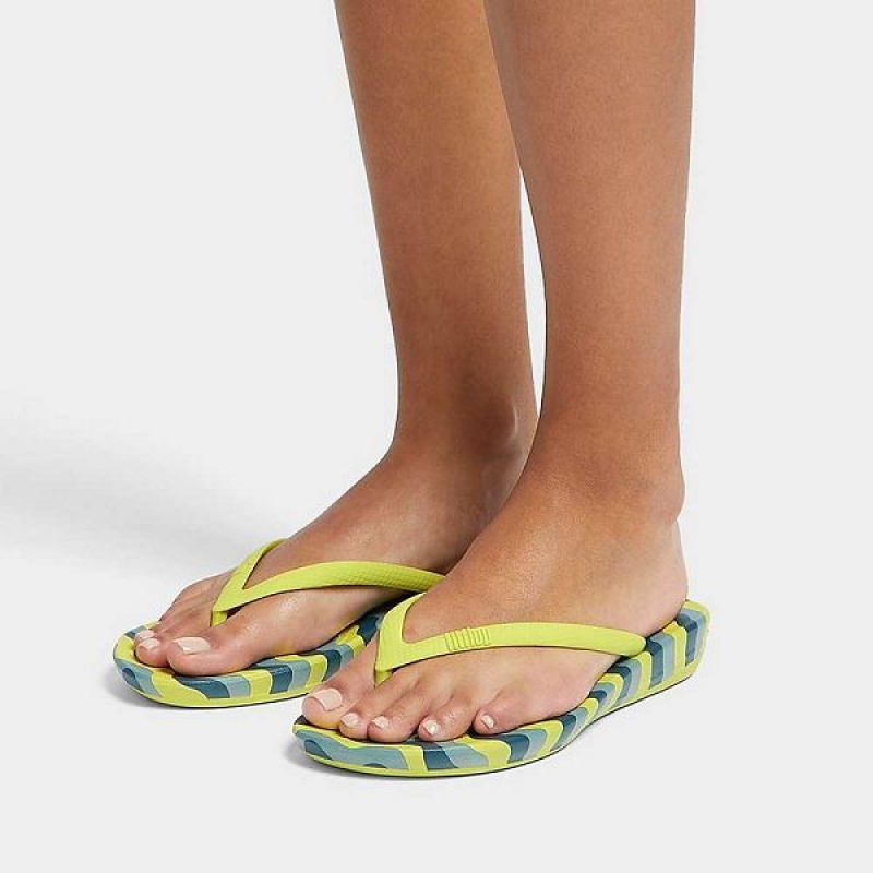 FitFlop Iqushion Wave Print Ergonomic Women's Flip Flops Light Green | 769HNKREA